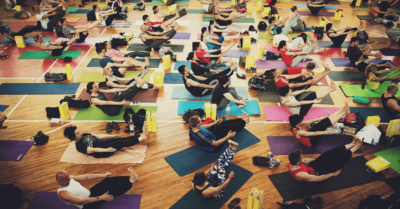 large group in a fitness class